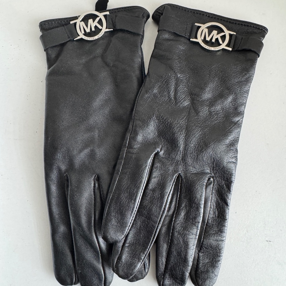 Michael Kors Logo Gloves